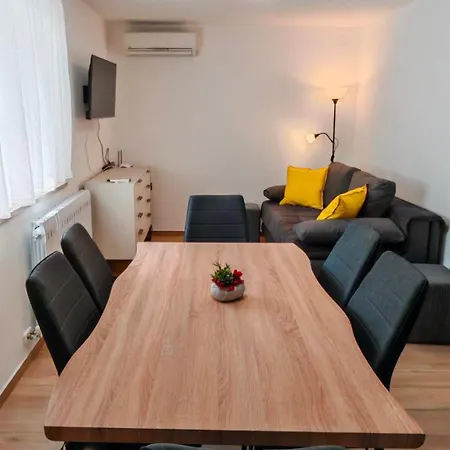 Lägenhet Apartma Cemanca *